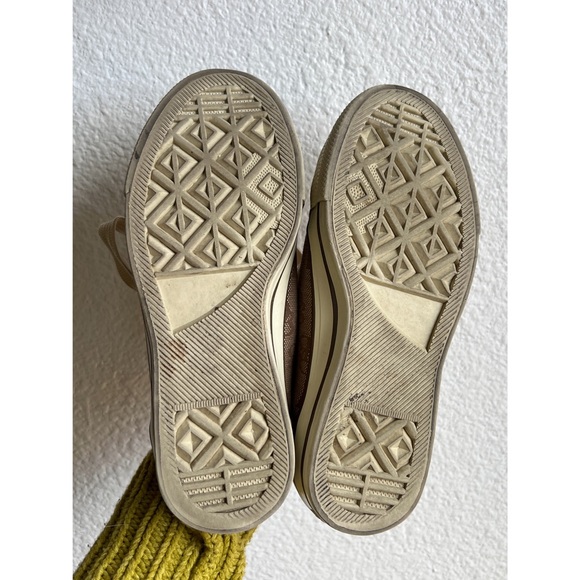 Vintage Dooney and Bourke Tan Logo Sneakers 6 - Picture 6 of 7